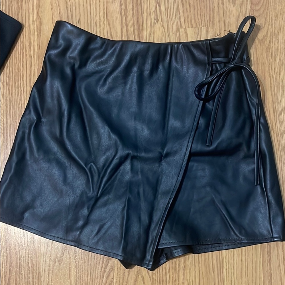Elegant Black Faux Leather Skirt